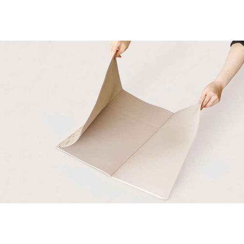 もう油汚れを気にしない!拭けるキッチンマット45×75　フラワー キッチンマットの表面には明るい花柄が施されている様子