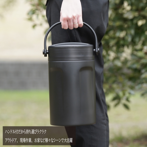 アイスコンテナ　4.5L　真空アイスマルチコンテナ4500　保冷 透明な蓋の開いた容器に氷が満たされている様子