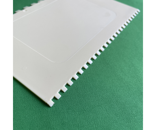 スケッパー 二面ペーニュ 150×100mm 真上から見た二つ折りの状態で、色合いとテクスチャが鮮明に映し出されている。