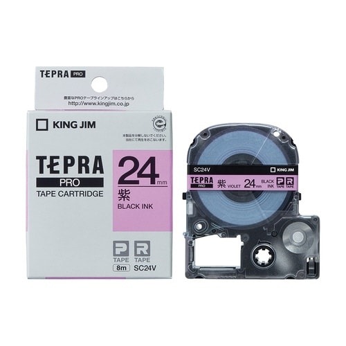 テプラ PROテープ パステル紫ラベル24mm黒字 パステル紫のラベルが目立つ、黒字のテープが真上から見える状態