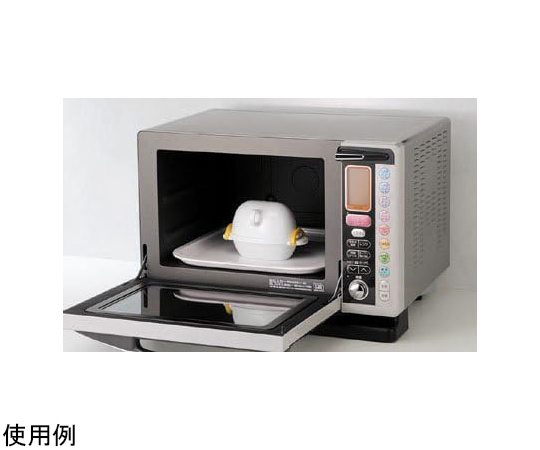 レンジでらくチン！ゆでたまご 2個用 透明な容器に入った2個分の卵を模した形状の調理器具が横向きに置かれている様子