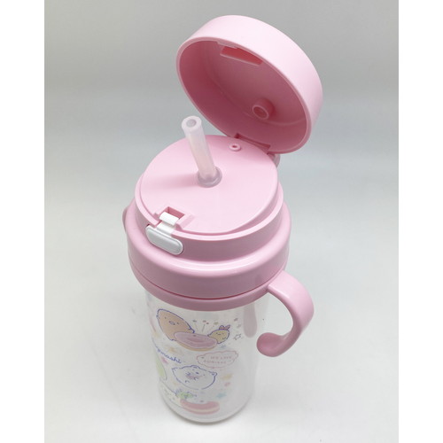 水筒　ストローボトル　370ml　すみっコぐらし ストローがセットされた透明なボトルが斜め上から見える状態