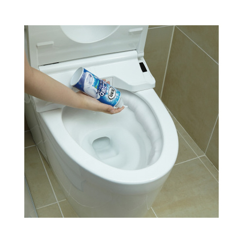 洗浄力 モコ泡わトイレクリーナー 300ml×3本 商品のパッケージが並ぶ様子、透明な瓶が中央に配置されている。