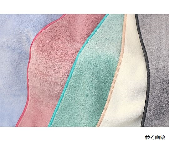 マイクロファイバーバスタオル MF シェリーカラー 60×120cm GRAY 1セット（10枚入） 厚手のタオルがジグザグに重ねられた状態、柔らかなグレーの色合いが際立つ
