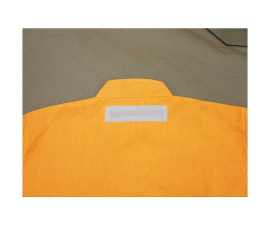 ハイブリッド（耐熱・耐切創）作業服　上着　ネイビーブルー 前面から見た、ジッパー付きでポケットが2つある青い作業服。