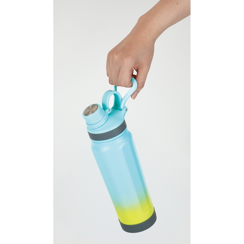 水筒　フォルテック　キャリングボトル530ml　ブルーグリーン 鮮やかなブルーグリーンのボトルが清涼感を与える横向きの状態