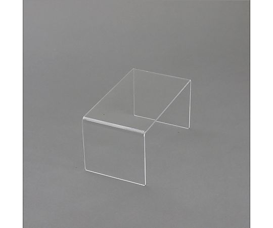 コの字型ディスプレイ　3面　180×100　1個 ユニークなコの字型に配置された3面のディスプレイが展示されている様子