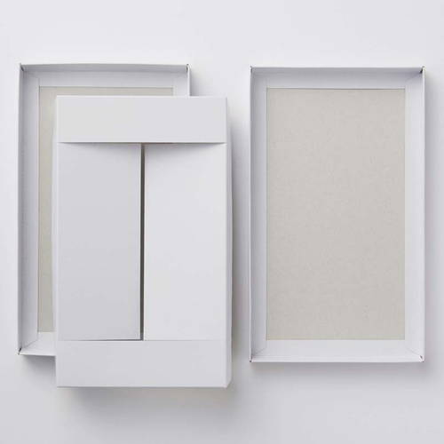 2足組の靴下の梱包・包装に！中枠付きのギフトボックス（白）