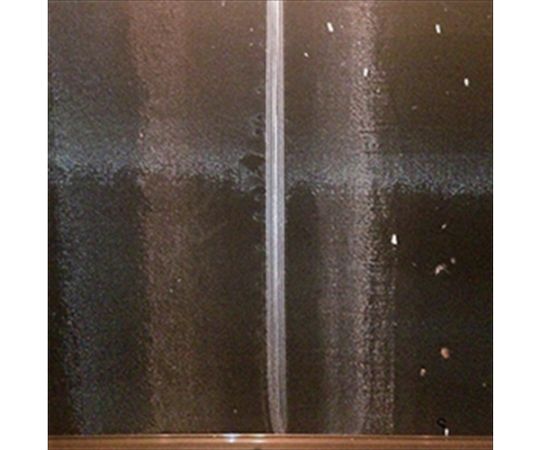 網戸張替え用防虫網 虫のイヤがる網 20メッシュ 幅90cm×長さ2m ブラック 黒い網が平らに広げられ、細かいメッシュがはっきりと見える状態
