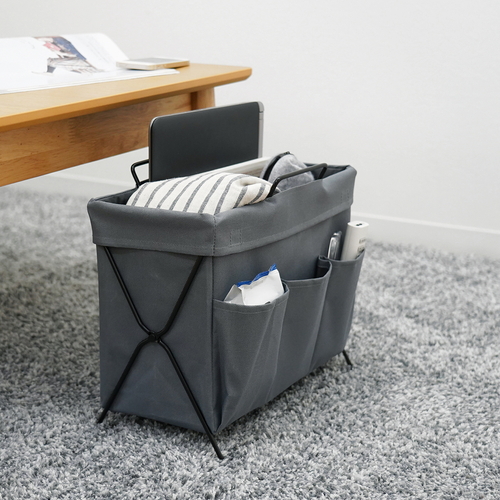 荷物置き　リビングラック　折りたたみ　ファブリック　グレー ファブリックの表面が見える折りたたまれた状態で、グレー色が基調。