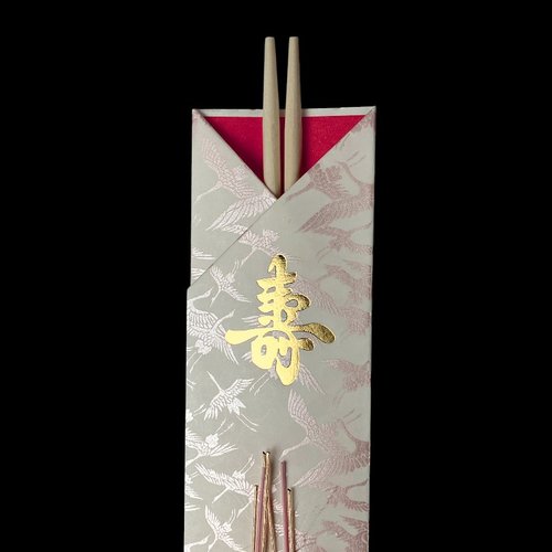 割箸 祝箸 白楊 パールピンク千羽鶴5膳揃 マスキ パールピンクの祝箸が5膳揃い、華やかな千羽鶴のデザインが施された状態