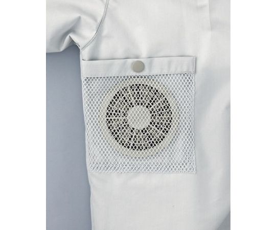 スペーサー一体型® シルバー M 光沢のあるシルバーの表面を持つ、角度から撮影された商品