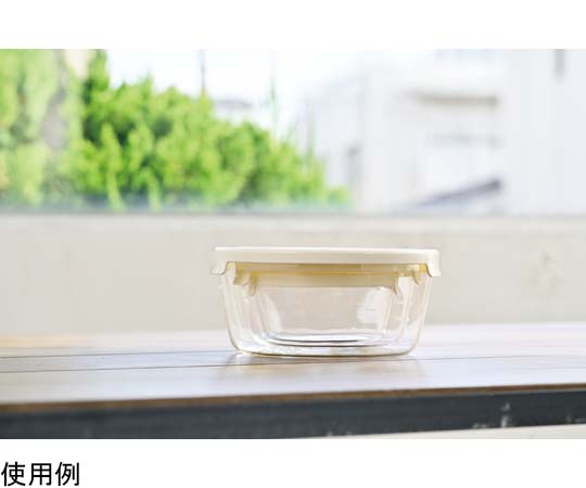 耐熱ガラス製保存容器 丸 オフホワイト 3個×18セット入 フタが付き、並べて置かれたオフホワイトの丸型容器たち