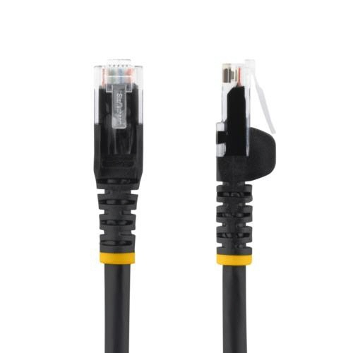 カテゴリ6　LANケーブル　低煙ゼロハロゲン　ツメ折れ防止　3m　ブラック　1本 内部構造が露出した端子部分とケーブル全体が見える状態