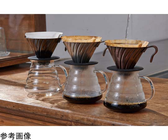 V60メタルドリッパー・ヘアラインシルバー 光沢のあるメタル素材で円形の底を持つドリッパーの俯瞰視点