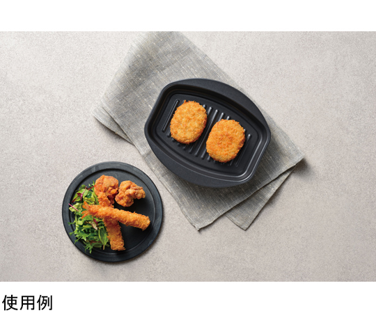 パリージュ レンジパン M 光沢のある表面が際立ち、ハンドルが見えるちらりとした角度