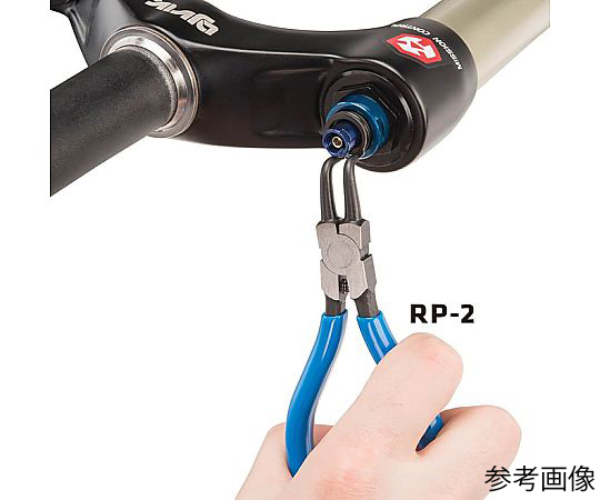 スナップリングプライヤー ハンドル部分がクローズアップされた工具の全体像