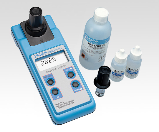 ポータブル濁度計（キットタイプ） キットの全体が見える状態、計測器や試薬が揃った配置