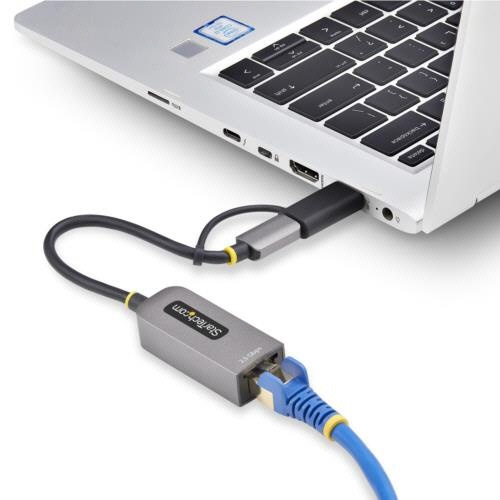 USB有線LANアダプター　2.5Gbps対応　スペースグレー　1個 商品の側面が見える状態で、コネクター部分が強調されている。