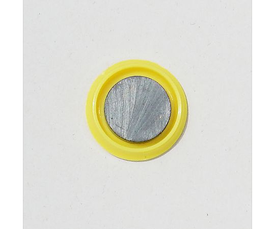 カラーマグネット　丸型　No.30　黄　10個入 パッケージが正面から見える状態で、鮮やかな黄色の丸型マグネットが10個並んでいる。
