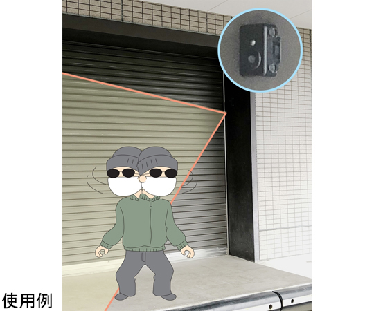 SDカード録画式 防雨型 センサーカメラ 商品の前面がクローズアップされており、レンズとセンサー部分がはっきりと見える状態。