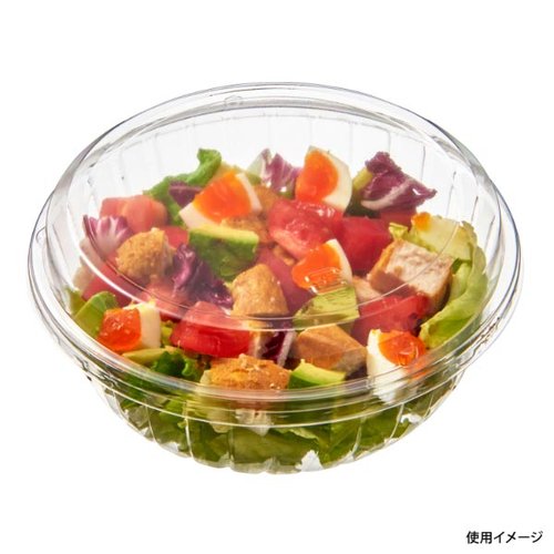 冷麺容器 クリアボウル 大 透明蓋付 中央化学 透明なボウルに蓋が載せられ、中央に盛り付けられた食材が見える状態