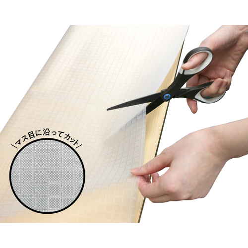 シンク下シート　すべり止めシステムキッチンをきれいに使うシート45cm　SS-645 透明なシートが引き出しや棚に敷かれ、すべり止め加工が施された様子