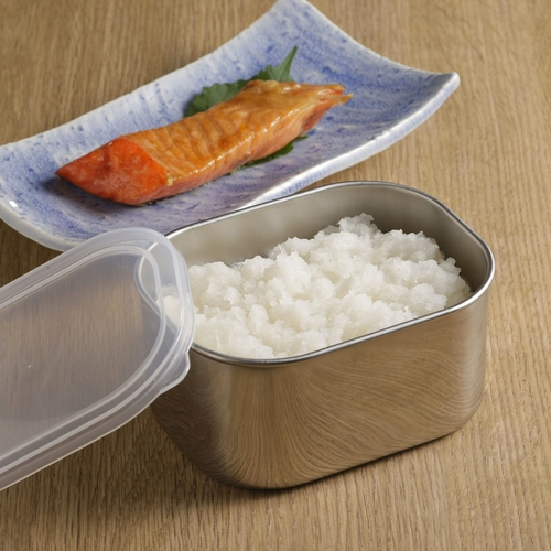 保存容器　ママクック　深~い角バット　フタ付　小 深い角型の容器とフタがセットになっている状態