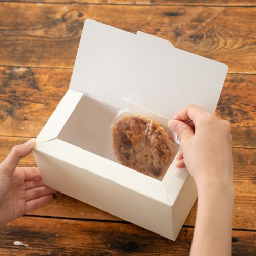 ギフト箱 無地ギフトBOXワイド型 オフホワイト-M(20枚) ヘッズ 無地のギフトボックスが横に並び、正面が見える状態