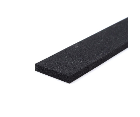 NRスポンジゴム　厚さ5mm×幅30mm×長さ300mm 柔らかな表面と均一な厚さが見える長方形の断面