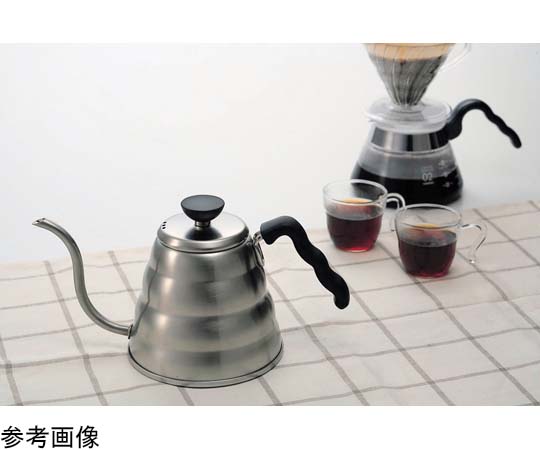 V60ドリップケトル・ヴォーノ クリームカラーのボディに美しい金属製の注ぎ口が特徴的な横からの視点。