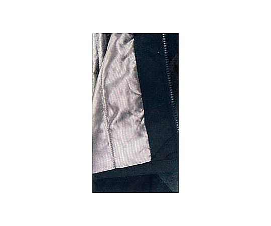 [L] 防寒オーバーオール 深いネイビーの色合いで、前面にポケットが付いたデザインが特徴的なオーバーオール。
