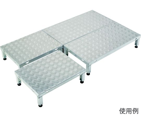 900x450mm/0.33m 低床作業台(伸縮/連結式) 低床作業台が連結され、伸縮している様子