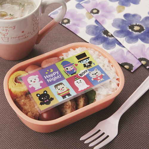 抗菌シート おばけ 30枚入り パッケージが斜めから撮影され、前面にキャラクターのデザインがはっきりと見える状態