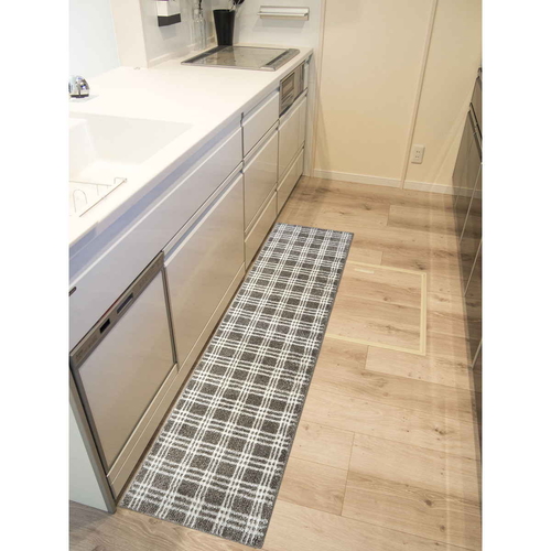 キッチンマット　45×180cm　marleインテリアマット　チェック　グレージュ 中央にチェック柄が施された薄手のマットが長方形で敷かれている様子、グレージュの色合いが柔らかい印象を与えている。
