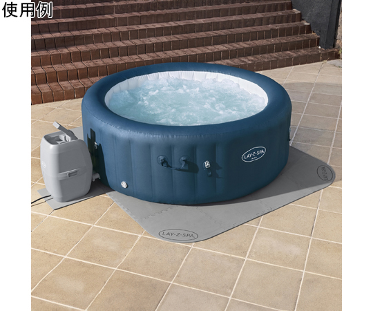 フロアプロテクター 1.96m×1.96m グレー 1組(17枚入) 均一なグレーのタイル状のプラスチックパーツが整然と並んでいる様子