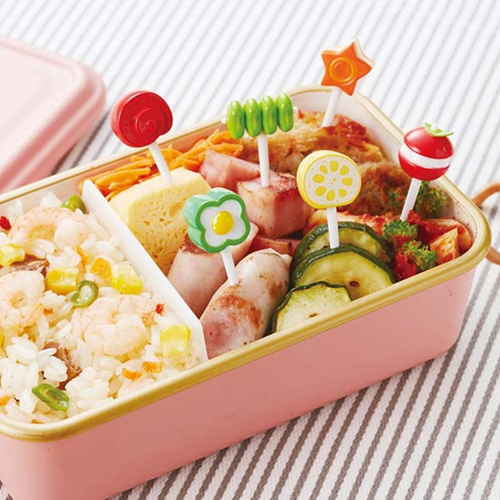 ピック　6本入り　おかずに変身野菜のピック カラフルなピックが6本、テーブルに整然と並んでいる様子
