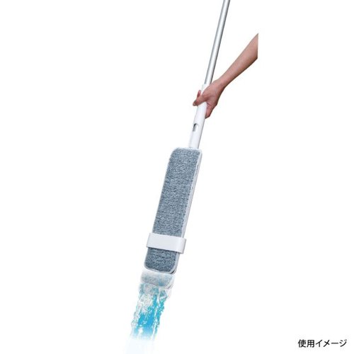 フローリングワイパー FL392絞れる水拭きフロアモップスリム アズマ工業 [ケース販売] 商品の持ち手部分が見える斜めからのアングル、スポンジ部分は水拭き用のテクスチャが確認できる。