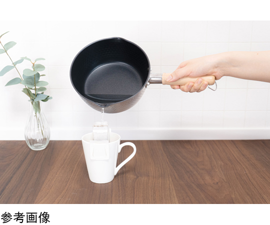 深雪御膳 IH対応 アルミ雪平鍋 18cm 質感のあるアルミ素材でシンプルなデザインの鍋が正面から見える状態