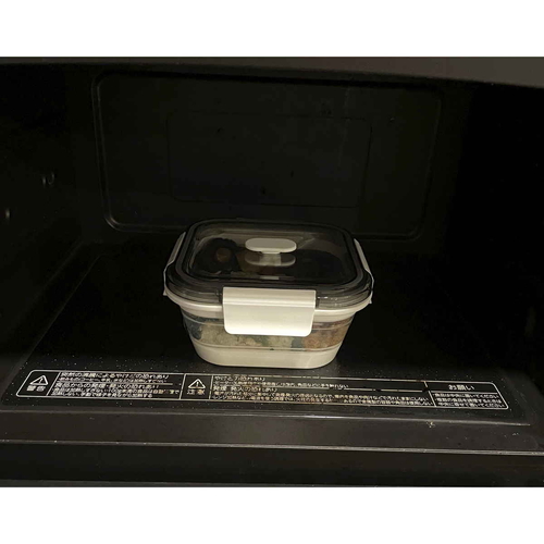 保存容器　Felio　たためるシリコン保存&ランチBOX　角型 明るい色合いのシリコン容器が折り畳まれている様子
