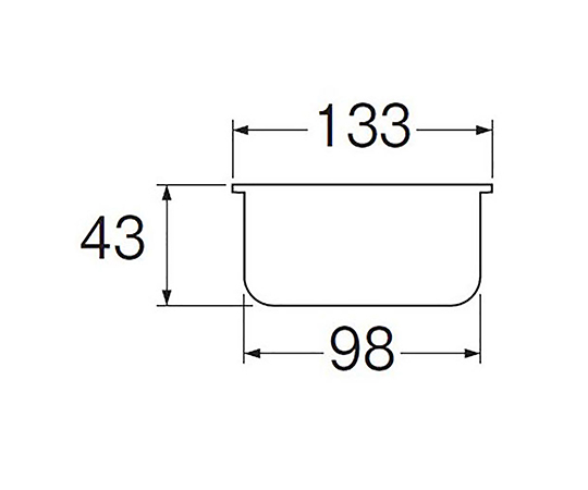 流し排水栓カゴ　銅製　ツバ直径133mm×カゴ直径98mm×高さ43mm 光沢のある銅製のカゴが斜めから見える状態で、周囲には水滴が付着している。