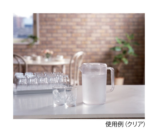 アクアピッチャー　PRO　ブラウン 透明な容器に茶色の蓋がついた水差しが横向きで置かれている様子