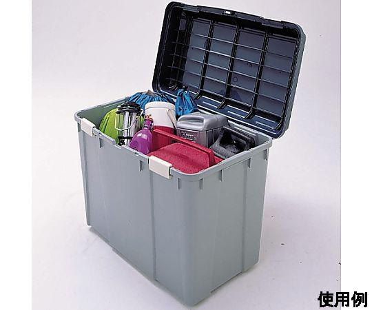 780x460x610mm 収納ケース(樹脂製) 透明な樹脂製の収納ケースが横置きされ、内部が見える様子
