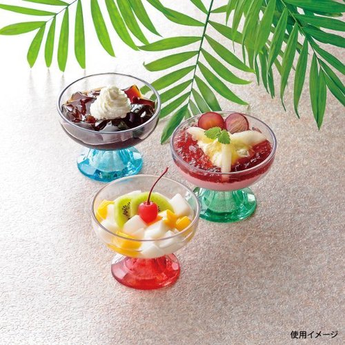 カキ氷用品 フラワーグラス クリア 福井クラフト 透明な容器に入った色とりどりの氷菓が美しく盛り付けられた様子