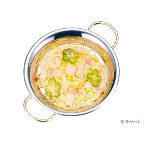 AG18-8 パエリア鍋(両手) 22cm 赤川器物製作所 鍋の内部が見える正面からのアングル、持ち手も映り込んでいる。