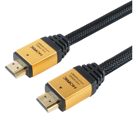 HDMIケーブル　10m　メッシュケーブル　ゴールド メッシュ素材のケーブルが巻かれた状態で、ゴールドの端子が見える様子