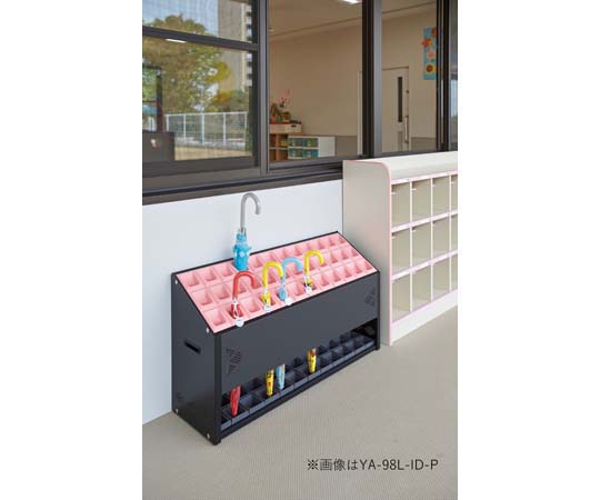 アンブラーオクトP-48(ピンク) 淡いピンク色のボディが光沢を持つ、正面からのビュー