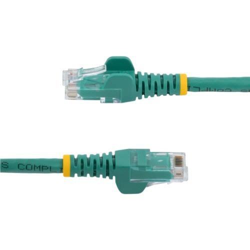 カテゴリ6　LANケーブル　RJ45モールドコネクタ　ツメ折れ防止　1m　グリーン　1本 透明な保護袋に入った緑色のLANケーブルが折りたたまれている様子