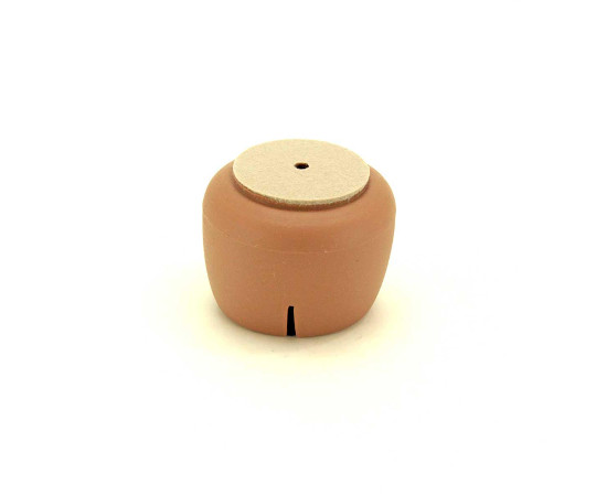 ワイドフェルトキャップ　丸脚用　32-45mm　薄茶　4個入 側面から見た、円形のキャップが4個並んでいる様子