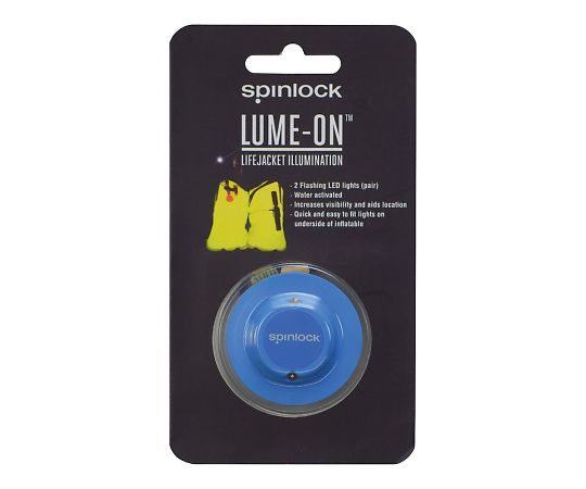 水中視認ライト　Lume-On　2個入 パッケージが斜めから撮影され、鮮やかな色合いが際立っている様子